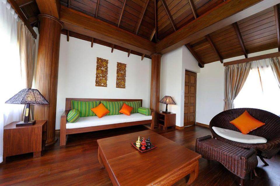 Jade Marina Resort And Spa Ngapali Exterior photo