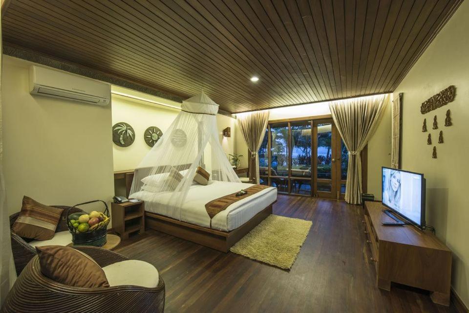 Jade Marina Resort And Spa Ngapali Exterior photo