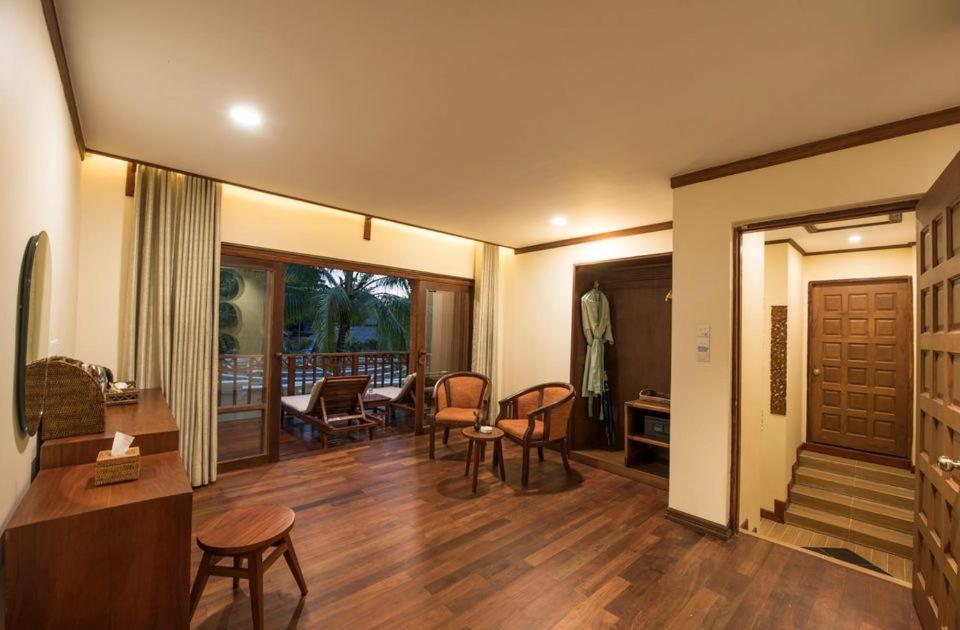 Jade Marina Resort And Spa Ngapali Exterior photo