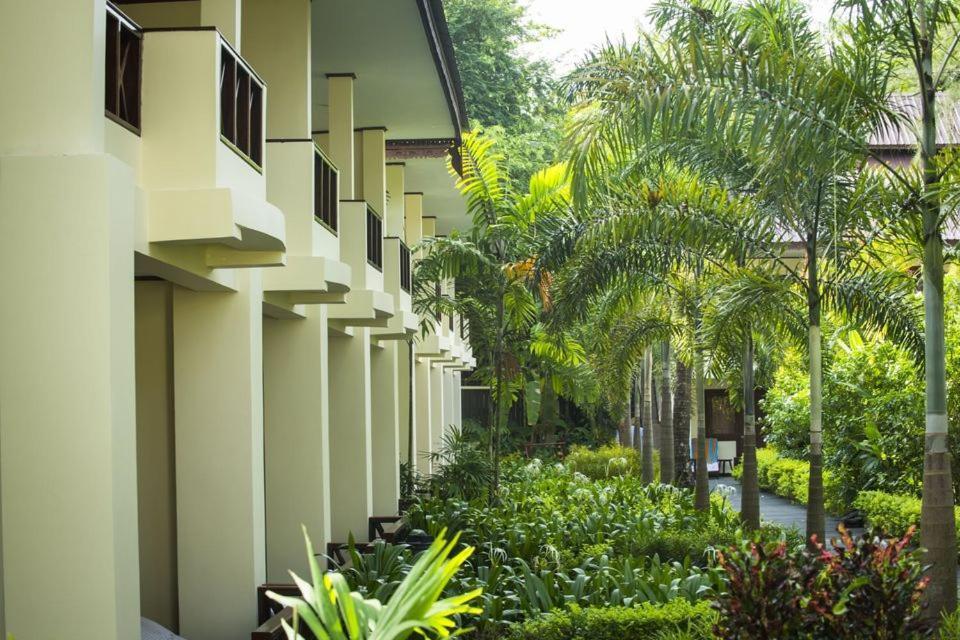 Jade Marina Resort And Spa Ngapali Exterior photo