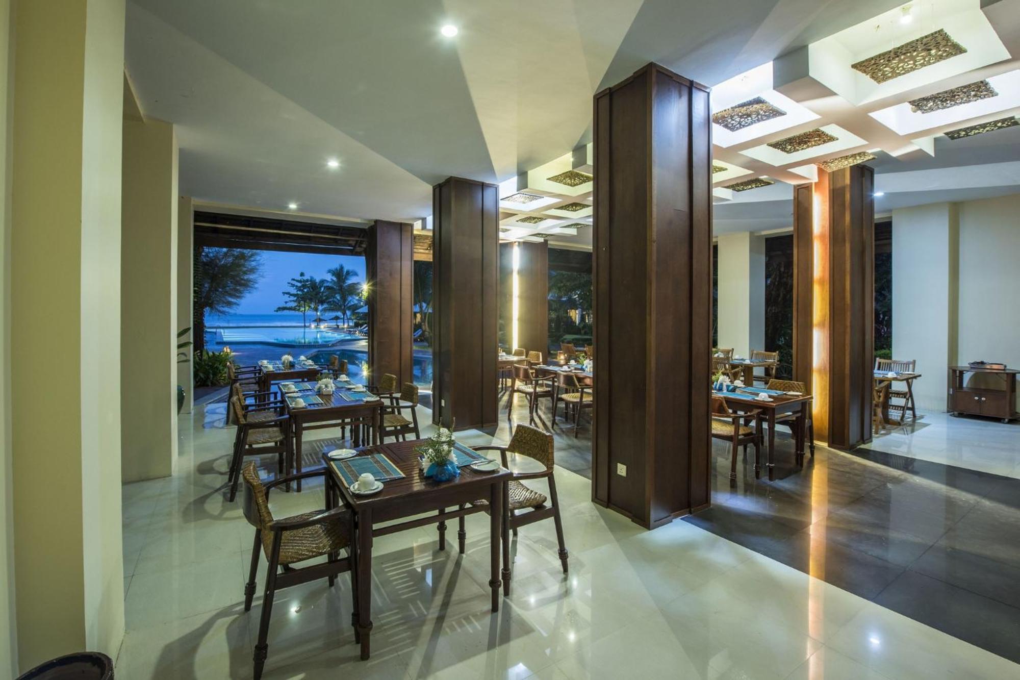 Jade Marina Resort And Spa Ngapali Exterior photo