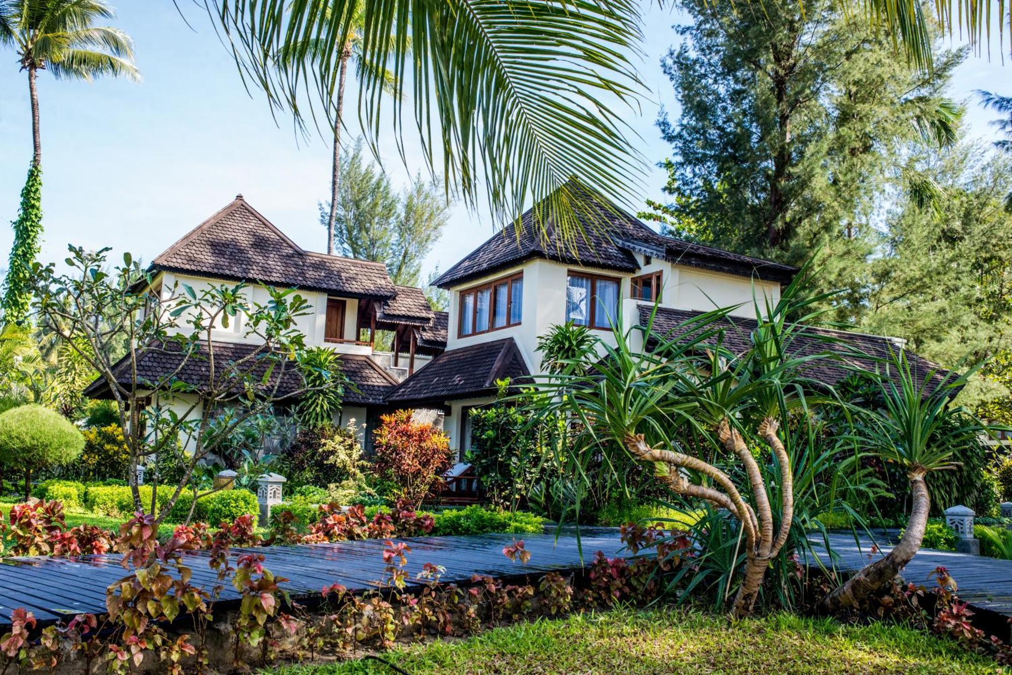 Jade Marina Resort And Spa Ngapali Exterior photo