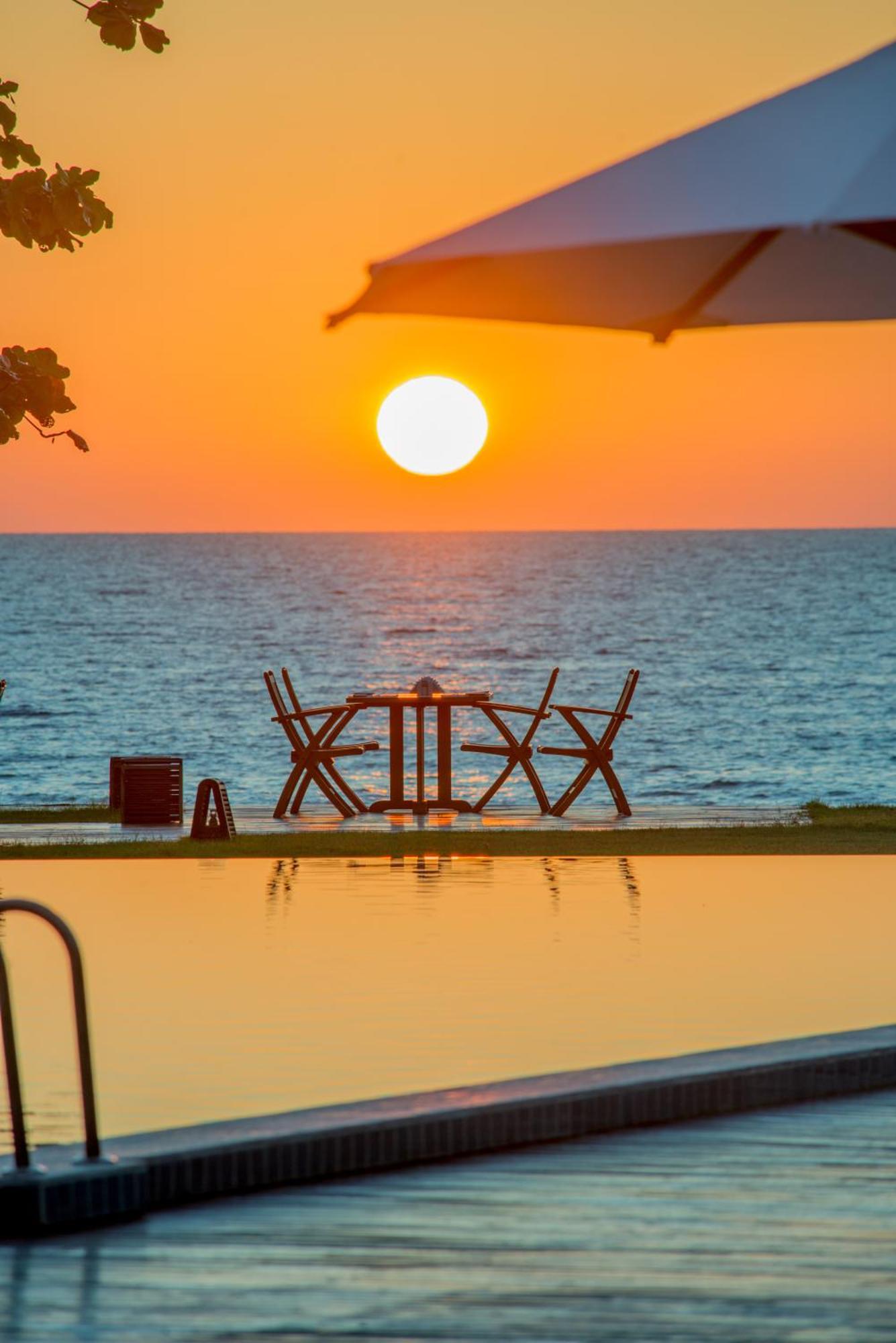 Jade Marina Resort And Spa Ngapali Exterior photo